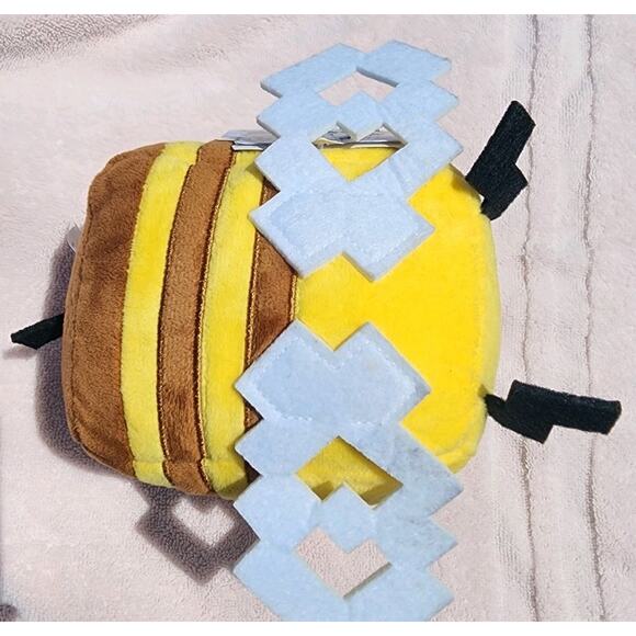 Minecraft 8 Inch Bee Plush NWT Stuffed Animal - Picture 3 of 9